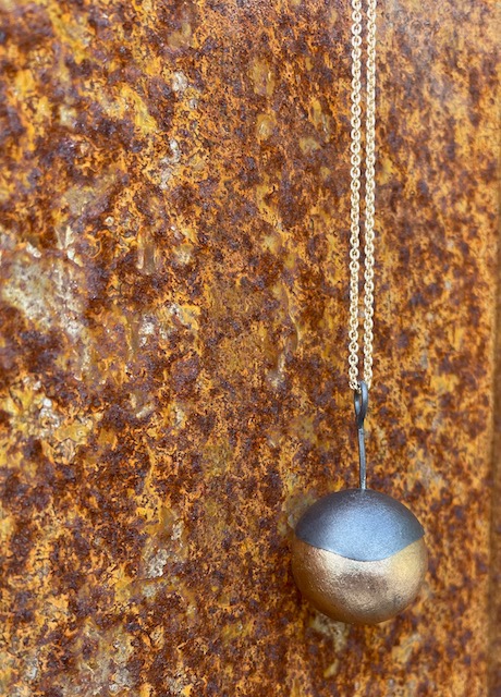 Necklace gold ball